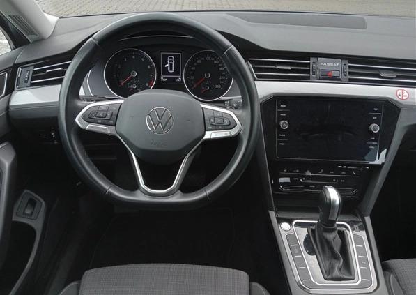 Volkswagen Passat cena 84900 przebieg: 71904, rok produkcji 2020 z Łódź małe 497